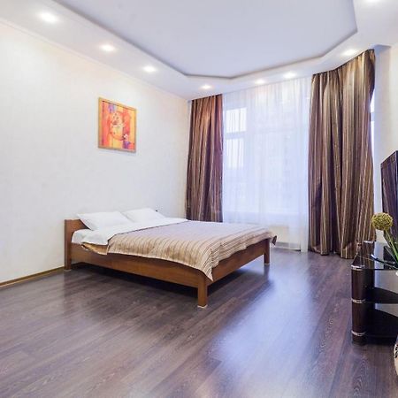 Navit Apartments With Breakfast,Near The Railway Station, The City Center, The Park Kijev Kültér fotó