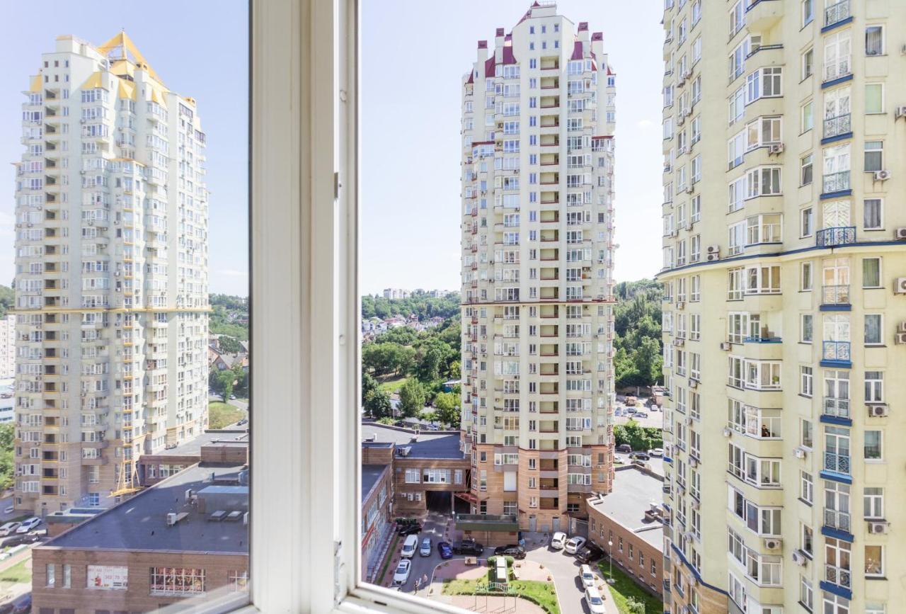 Navit Apartments With Breakfast,Near The Railway Station, The City Center, The Park Kijev Kültér fotó