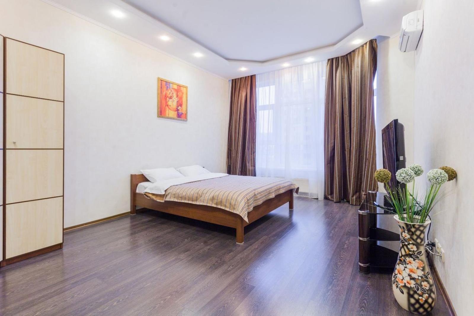 Navit Apartments With Breakfast,Near The Railway Station, The City Center, The Park Kijev Kültér fotó